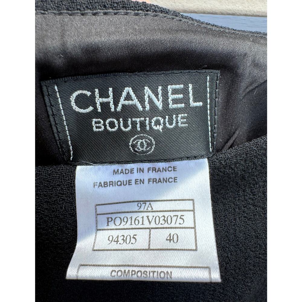 Vintage CHANEL BOUTIQUE Black Wool A-Line Mini Skirt Fall 1997 Collection 40 6 8 - Picture 2 of 9